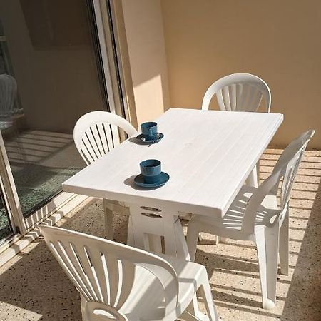Studio Climatise Avec Coin Nuit 150M De La Plage لو لا فاندو المظهر الخارجي الصورة